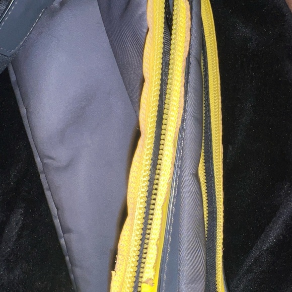 SOLD // Authentic FENDI leather Side Bag Light grey/yellow - Picture 9 of 10